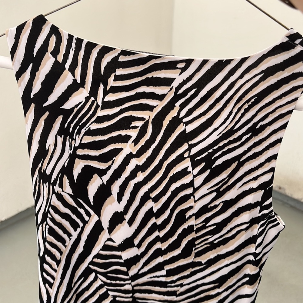 White House Black Market XS Top EUC - Picture 5 of 6